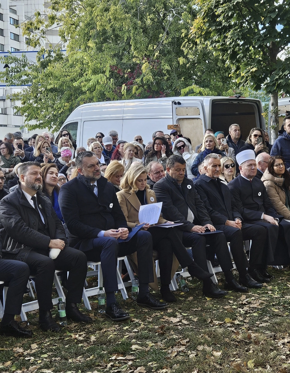 Otkriven spomenik „Cvijet Srebrenice“ ispred Ujedinjenih nacija Foto 3